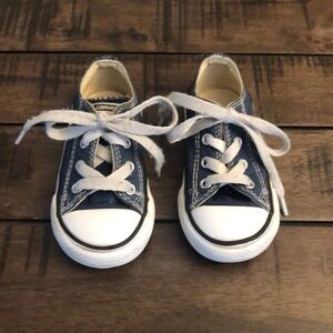 Toddler navy blue converse size 6